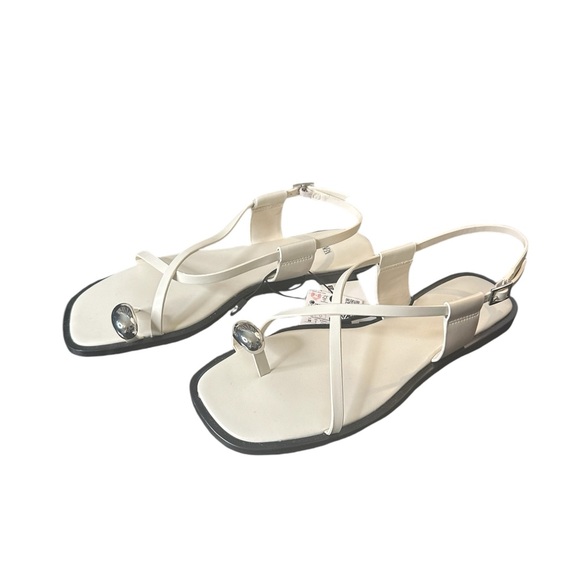 NWT ZARA FLAT Cross strap Sandals W/Silver Metal Toe strap Embellishment Sz 8.5 - Picture 3 of 9